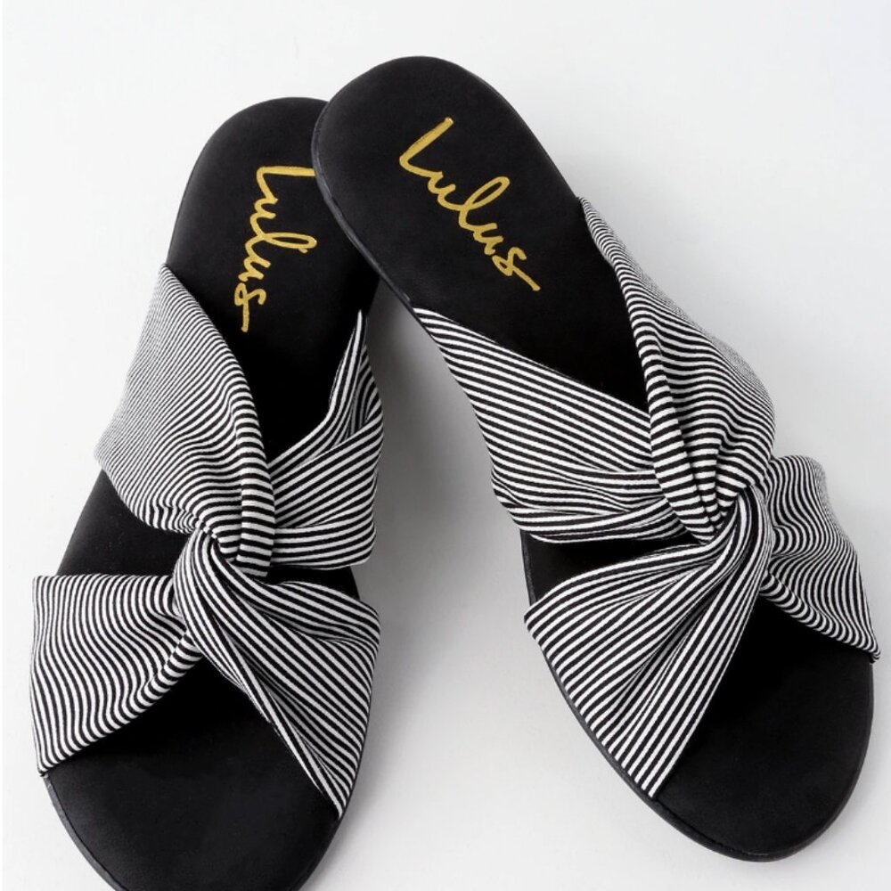 NWOT Lulu's striped sandals